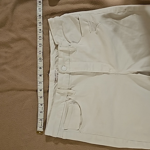 STUNNING GOOD AMERICAN WHITE DISTRESSED RAW EDGE JEANS - Picture 4 of 11